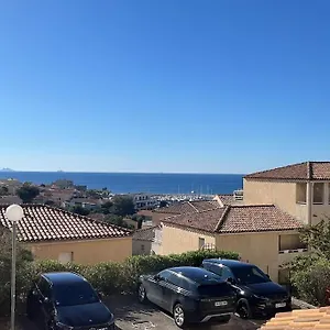 Vue Avec Piscine Et Terrain De Tennis Appartement